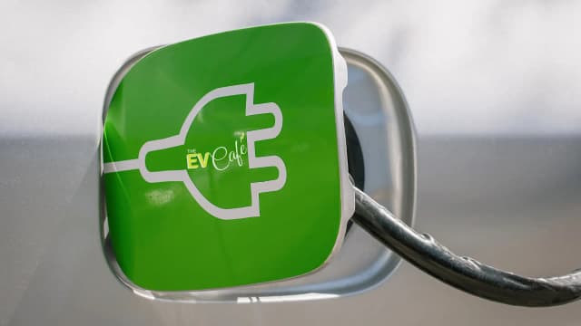 New UK Electric Car Grants Ignite Hopes for Accelerated EV Adoption